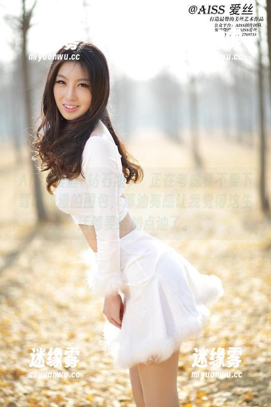 AISS爱丝(钻石版) - 正在考虑要不要下载陈雅漫的图包，那油亮感让我觉得这生活都要给加点油了。