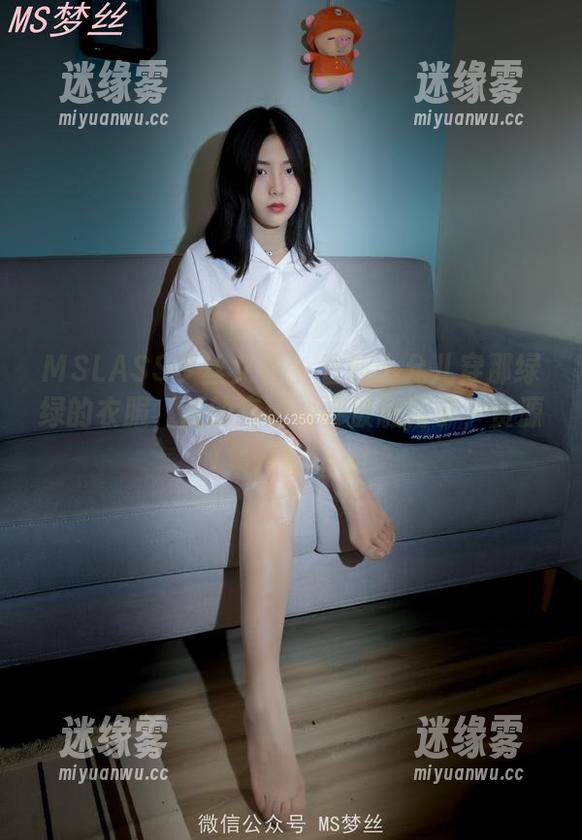 MSLASS梦丝女神-小允儿 MSLASS梦丝女神 - 看到小允儿穿那绿绿的衣服,我的高清心都被融化了,资源收集开始ing!