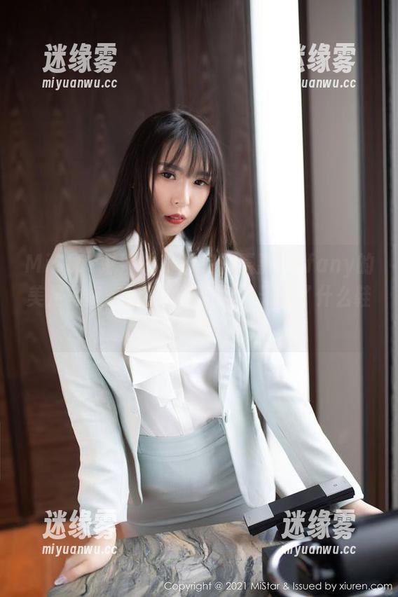 MiStar魅妍社 - 看完陈嘉嘉Tiffany的美足写真，我还在猜测她今天穿了什么鞋子呢！