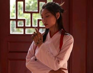 MiiTao蜜桃社 - 这组露西Lucy的制服作品在图库中，这气氛，也太轻松随意了吧？