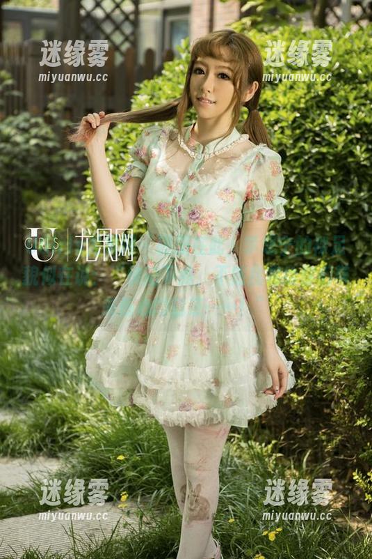 UGirls尤果网 - 图册在此，李思宁的裸足貌似在说：“快拍下我，不然我将给你们带来伤心的割草……！”