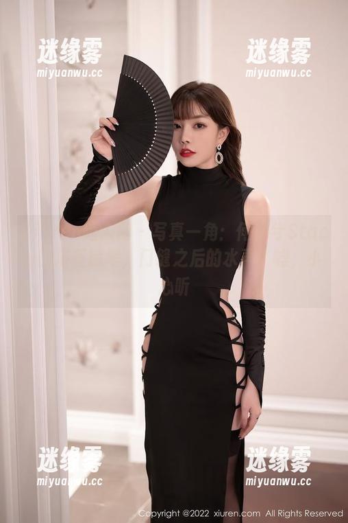 Xiuren秀人网 - 写真一角：何梦兮Stacy的浴室随笔，门缝之后的水声，嘘，小心听