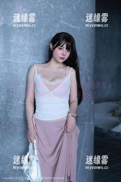 Xiuren秀人网-千夜未来 Xiuren秀人网 - 姐姐千夜未来的美图,难道我该向你学习穿搭技巧?