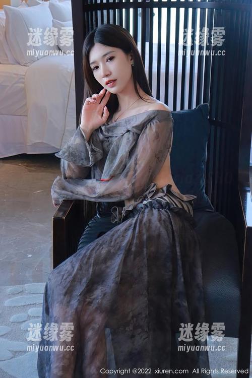 Xiuren秀人网-果儿victoria Xiuren秀人网 - 果儿victoria大SHOW原图精选:制服美图与御姐心机