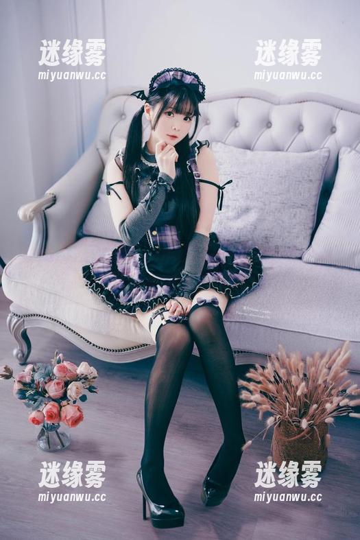 精选美图，看shimo霜月的长腿，似乎整个画面都被拉长了呀！