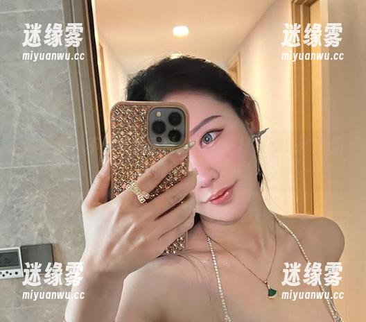 微密圈 - 不爱笑的赛琳教你如何打破壁纸！御姐天花板原图都在这儿！