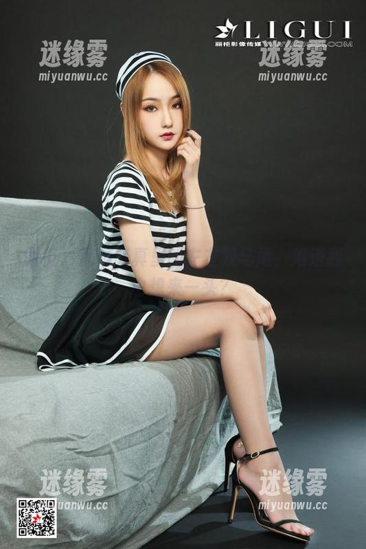 丽柜 - 私房写真里的左左双马尾，难道我也想来一头？