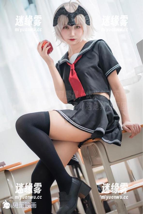 兔玩映画的裸腿制服裙，快来免费下载，让你的小心脏波动不已（这是其他原因吗？）