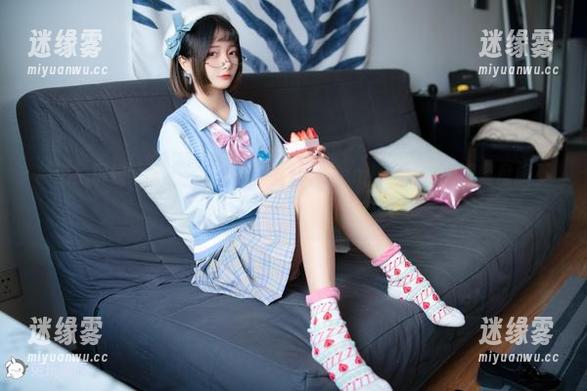 精选兔玩映画图集：眼镜娘，这种chemistry我脑海里盘旋不去……是怎么回事？
