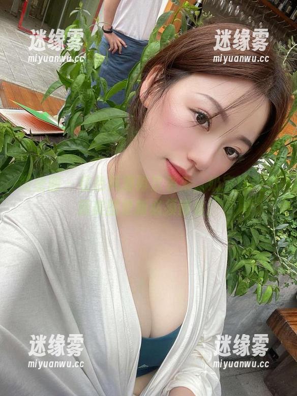 微密圈 - 红色风潮再次袭来，奶宝妹纸的新美图更新必须得看！