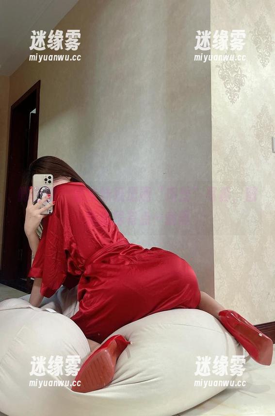 微密圈 - 奶宝妹纸逗趣“肉丝”写真，图集过程有点…意思