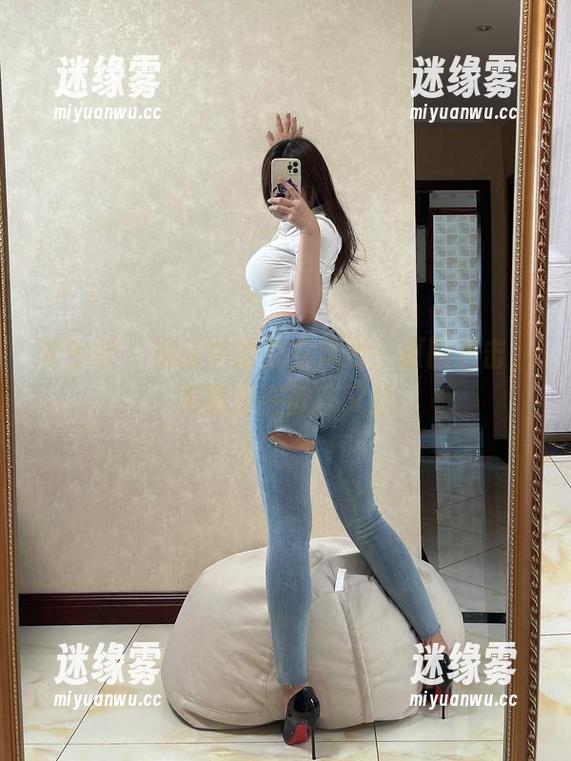 微密圈 - 浴缸中的奶宝妹纸：原图直击，写真却在欲言又止