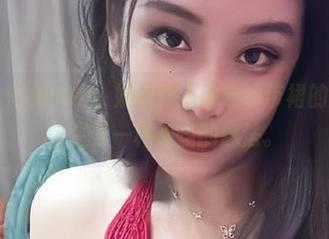 微密圈 - 一见倾心，奶雯穿上银色吊带裙的美图，让人生了一种奇怪的想法。