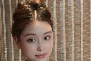 微密圈 - 看！奶雯的“全套”服饰：这种衣服，轻盈得让我想拍拍手。