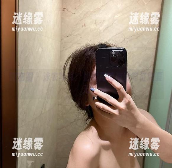 微密圈 - 泳衣写真：奶雯用清凉策略征服夏天