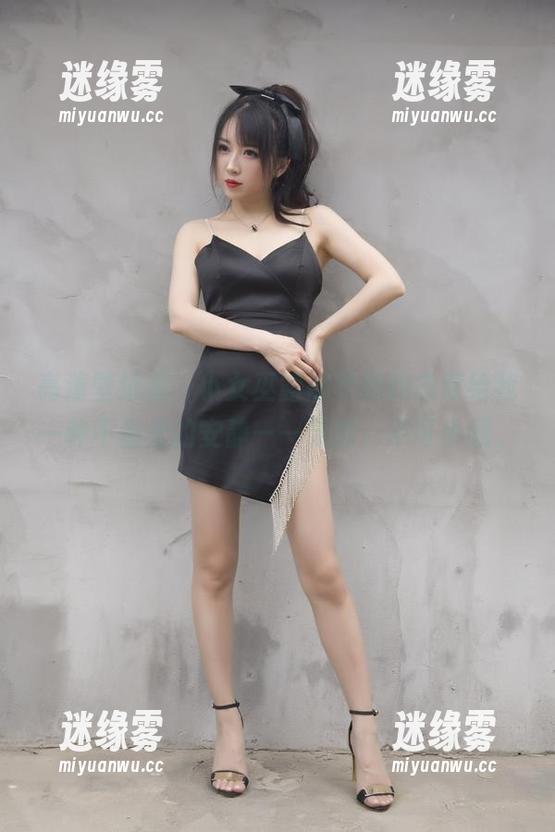 小女巫露娜 高清壁纸里,小女巫露娜老师的态度给我一种不温柔的安静——果然,不可小觑。