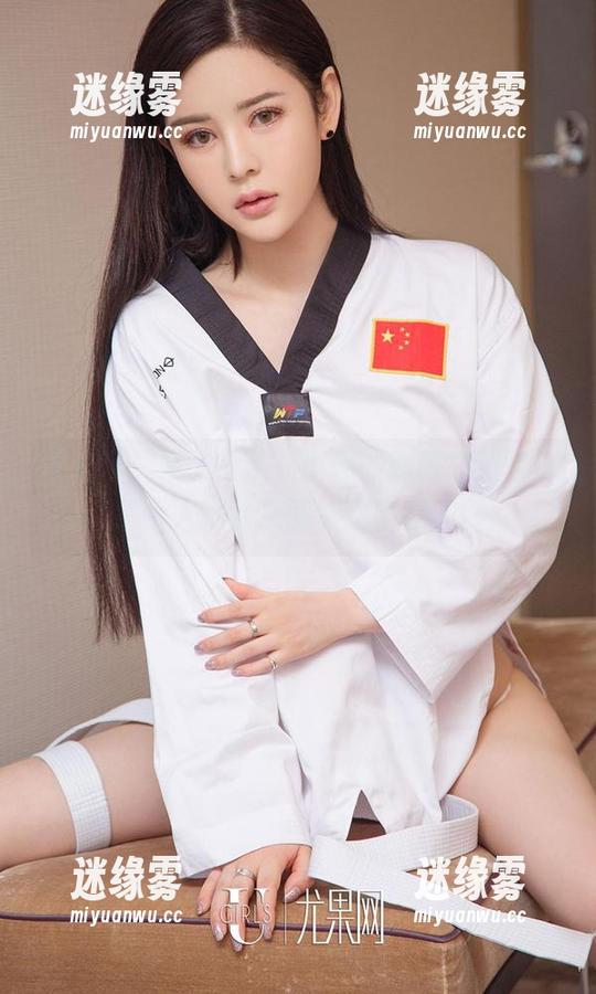 尤果网 - 来了来了，青树的制服福利写真，整个人就像从画里走出来一样！
