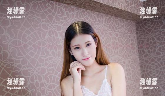 尤物馆 - 又是一组Amrita贞贞的写真，吊带配着撩人神态，完美！