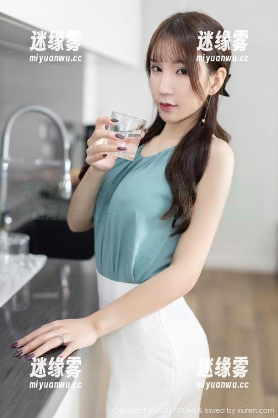 尤蜜荟 - 冯木木LRIS泳池套图，有些分享是淹没在人群中的，仔细看其实很有趣。