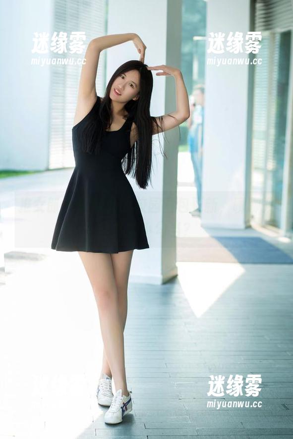 推女郎 - 胡允儿的校园图包更新，聊聊教室外的小勾当？