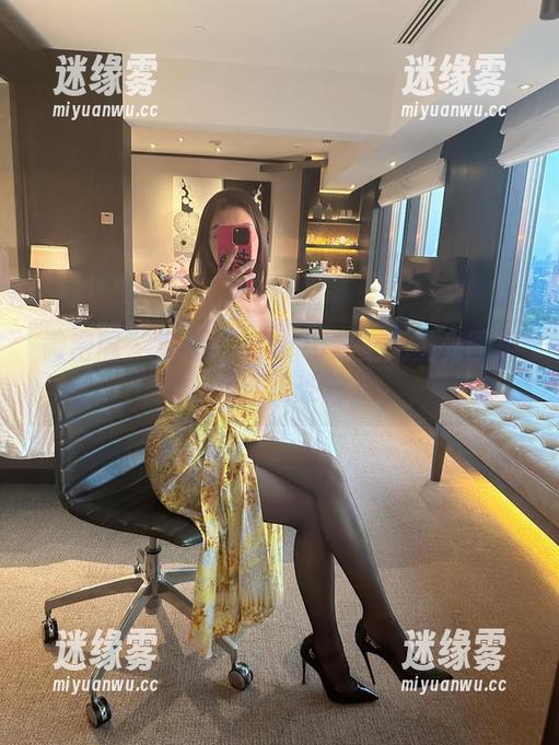 果儿Victoria 微密圈 - 果儿Victoria献上无圣光图集,爱在暗处升华