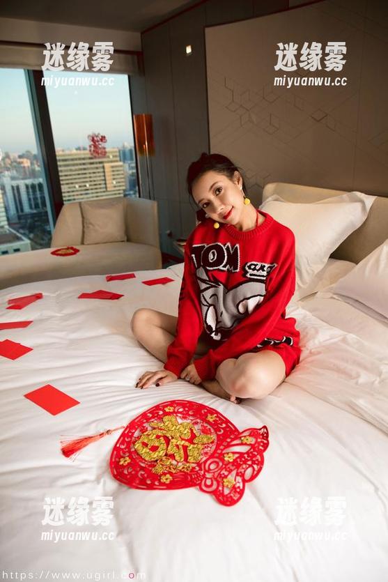 果儿Victoria 微密圈 - 果儿Victoria的美图快报:醒目粉色火速填满我的画面,不亮眼都不行