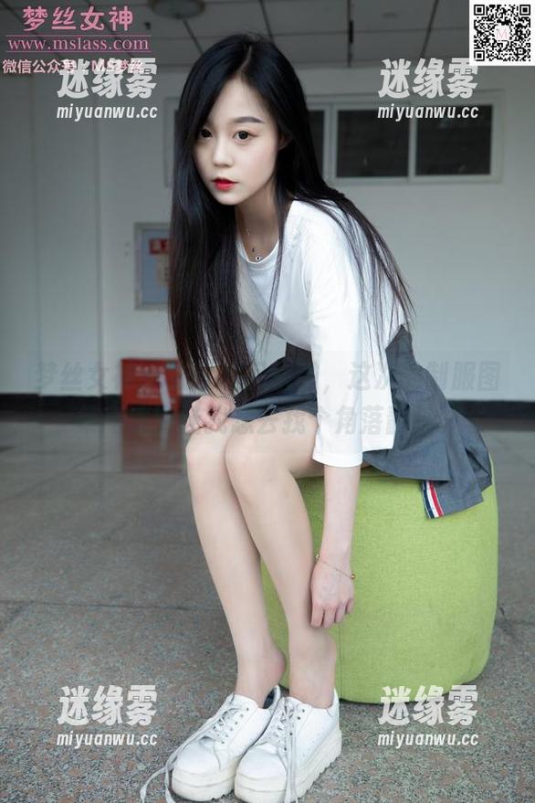 梦丝女神 - 张灵儿又来啦，这次的制服图集高清到让我想去找个角落静静。