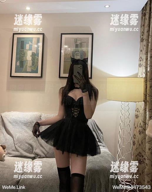 微密圈 - 图片聚焦，梦里一只喵的车内丝袜秀，值得细细品味吗？