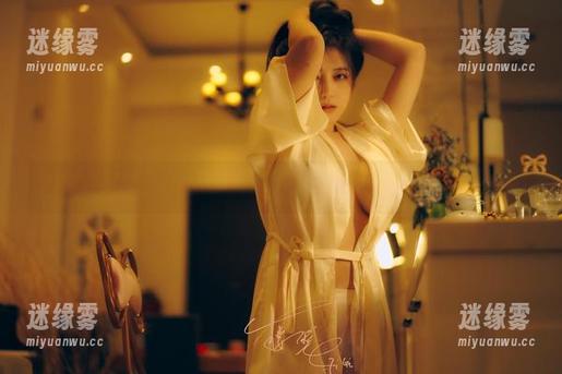 樱晚gigi 樱晚gigi的吊带写真,图片飘渺得像梦一样。