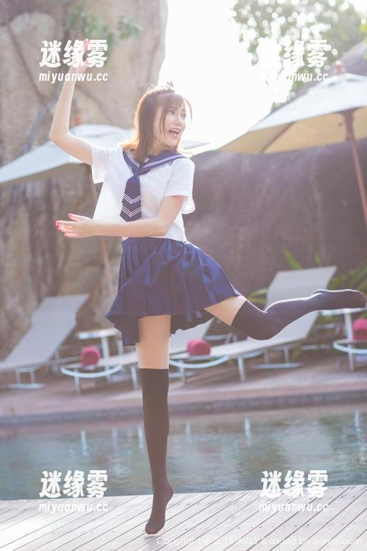 爱蜜社 - 高清图册中的逗逗doudou女孩，随性而美，蚀骨入心。