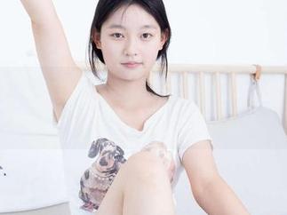 物恋传媒 - 嘟嘟的气垫梳老头乐挠脚剧情：是否值得你下载的作品集？