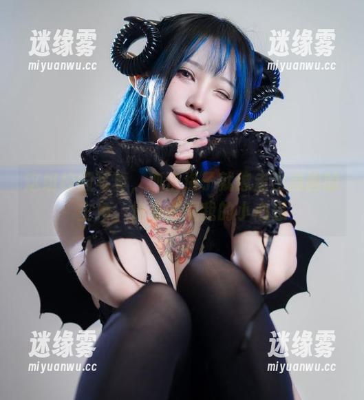 狐洛洛子 这组校园写真,狐洛洛子就像走出漫画的主角,快来围观我的小心思
