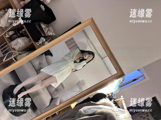 微密圈 - 我能看玫桃泡芙的‘纯欲妹纸’图包一百遍，也不嫌腻，然而在朋友圈的反响实在太尴尬…