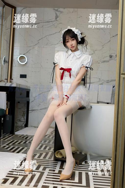 秀人网 - 千夜未来的白衬衫：假如衣服有声音，原图将低语！