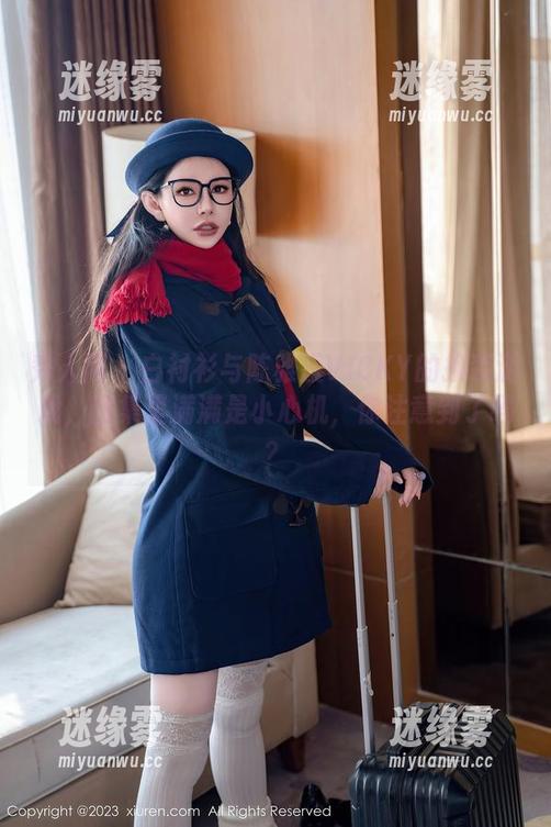 秀人网-陈雅漫VICKY 秀人网 - 白衬衫与陈雅漫VICKY的换装游戏,图集里满满是小心机,你注意到了吗?