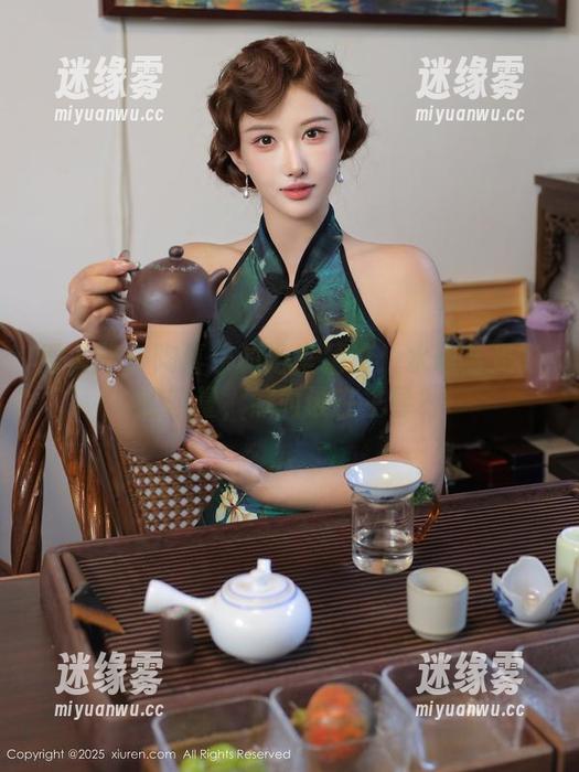 秀人网 - 陶喜乐的浴室精选：水珠与光影的较量，然而谁在主导？