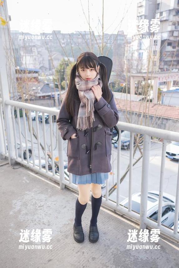 稚乖画册-夜夜 稚乖画册 - 夜夜的天台粉裙,真是高清写真中的一抹惊艳。