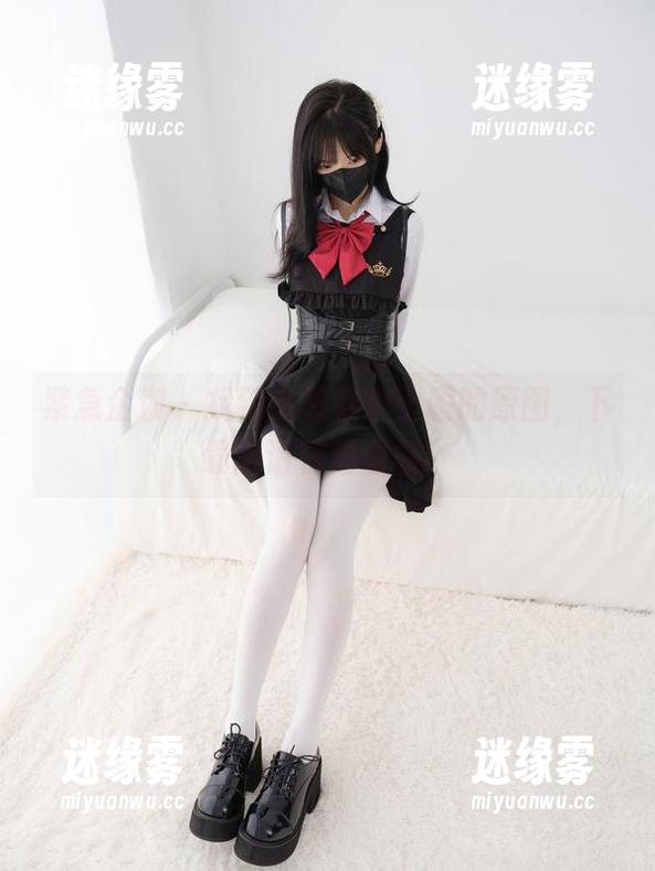 紧急企划 - 找到小恩穿护士服的原图，下载前请仔细看哦！