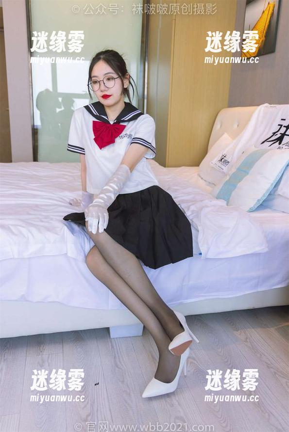 袜啵啵 - 小淳的短肉丝写真合集，脚尖加固款里的各种欢乐时刻！
