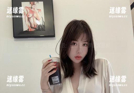 微密圈 - 阿色的私拍：在粉色的梦里转圈圈