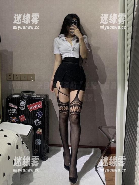 微密圈 - 来自陈佩奇的“长腿”写真，让我脑海里满是风景。