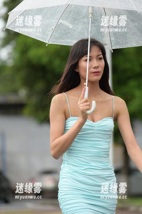 魔镜街拍 - 图集中有一个OL女神，婷婷的全套包臀灰裙，恍若午后阳光洒入心扉！